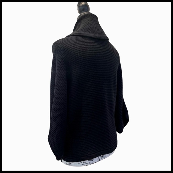 Todd & Duncan Women's Cashmere Kimono Sweater. Black. Small - Picture 4 of 11